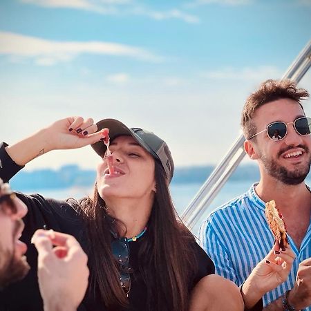 Отель Boat And Breakfast Бари Экстерьер фото