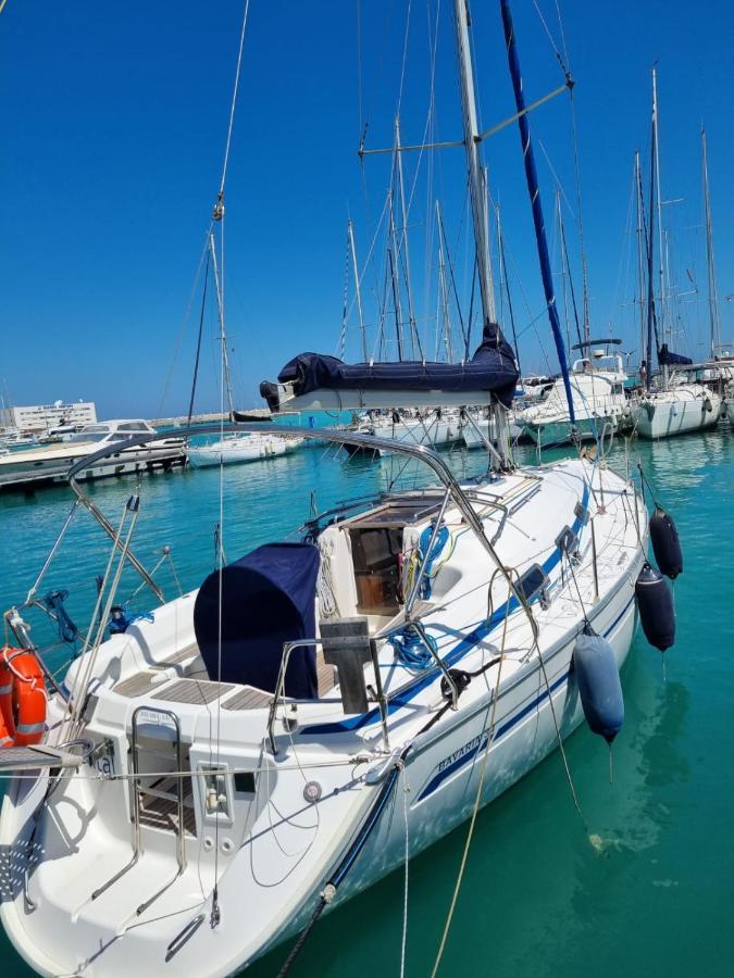 Отель Boat And Breakfast Бари Экстерьер фото